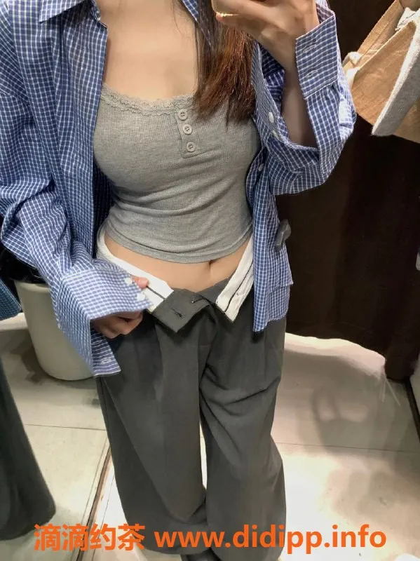 深圳楼凤-深圳南山四四妹，175厘米长腿美少女