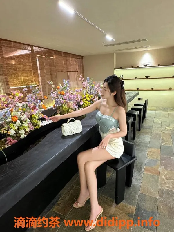 广州楼凤资源信息,天河安妮，御姐气质，1500起，私聊获取更多信息