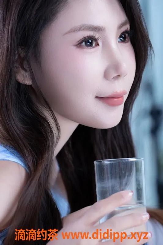 北京楼凤-朝阳菠萝，45kg角色扮演美女，超值体验