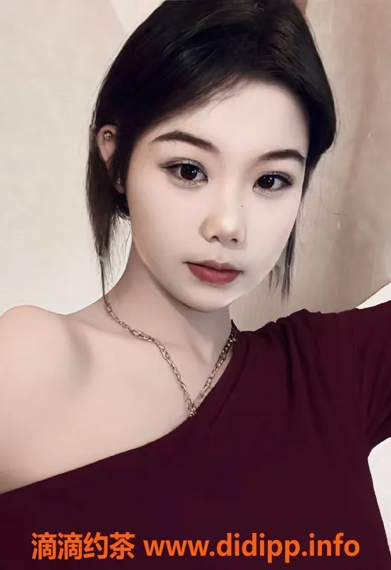 成都楼凤-成都困困19岁，身高164，体重100，服务550元