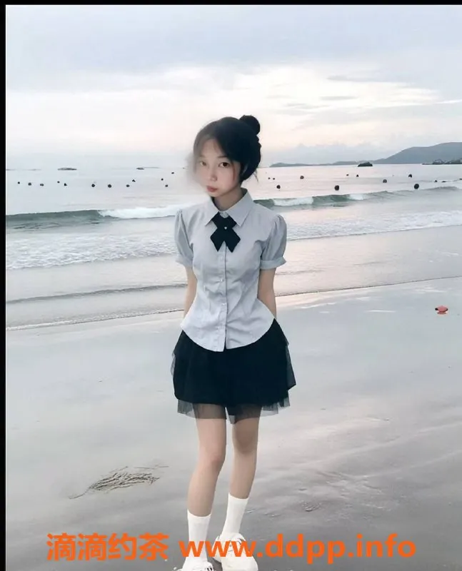 长沙楼凤-岳麓区小草莓，160厘米，18岁独特服务