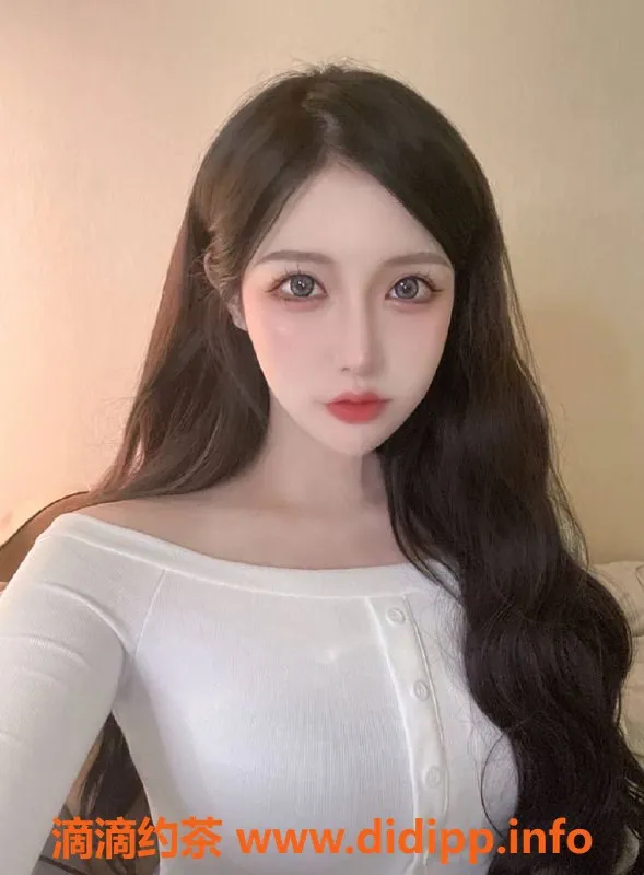 深圳楼凤-深圳罗湖爱妃，170cm高，22岁，D罩杯，1800元体验