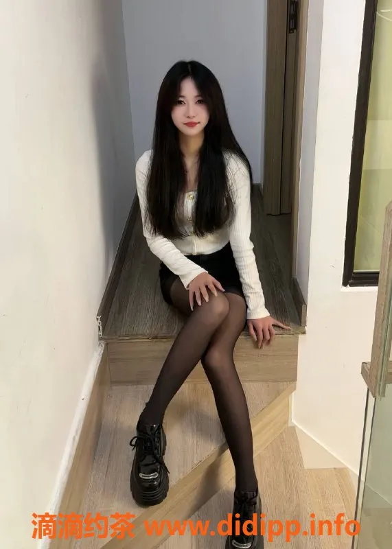 东莞楼凤-东莞小琴子，年轻高瘦妹子，让你体验超爽服务！