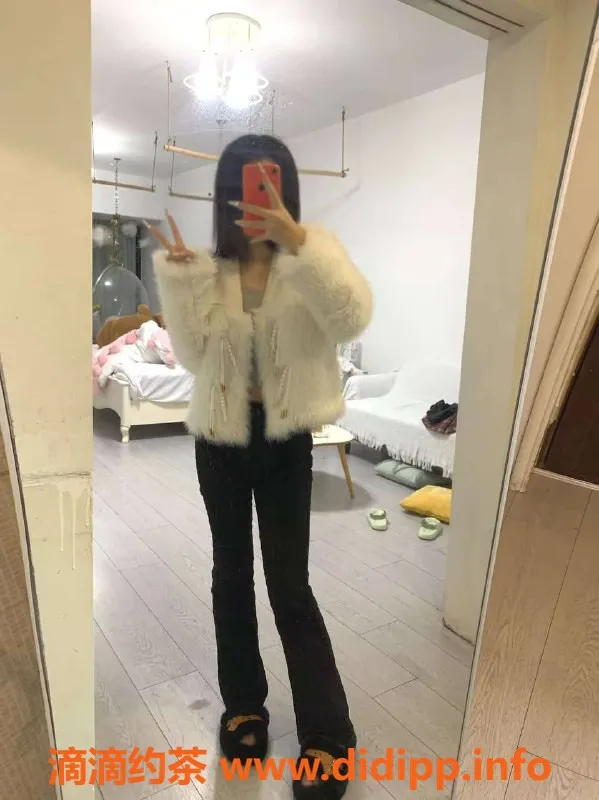 成都上门服务-17岁婷婷，身高160，95斤，500元私密服务