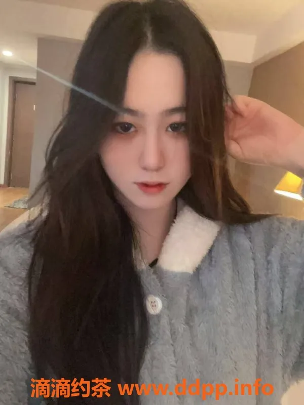 长沙楼凤-雨花区贝贝，175cm身高，58斤诱惑，20岁热情服务