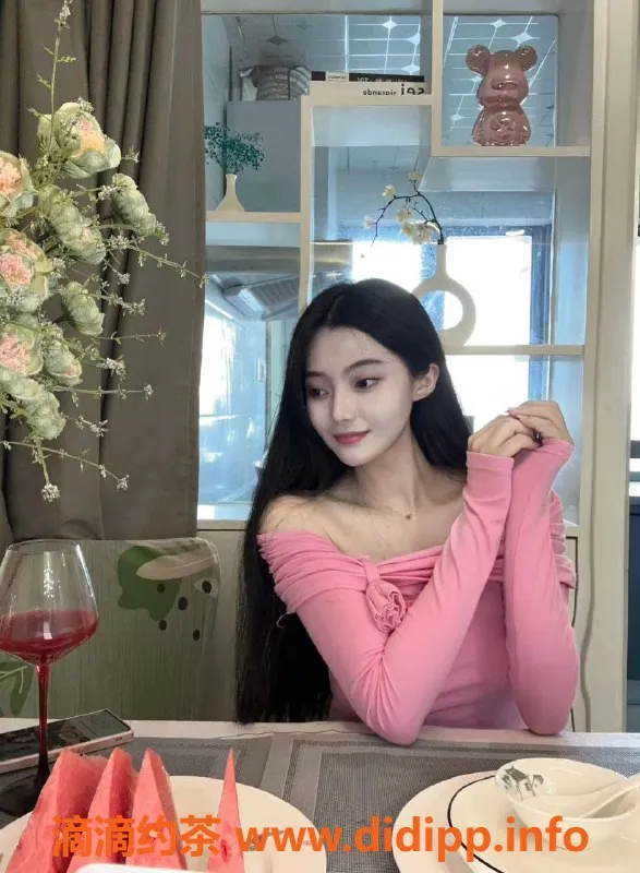 北京楼凤-三里屯芳芳，1200起步，服务系女友