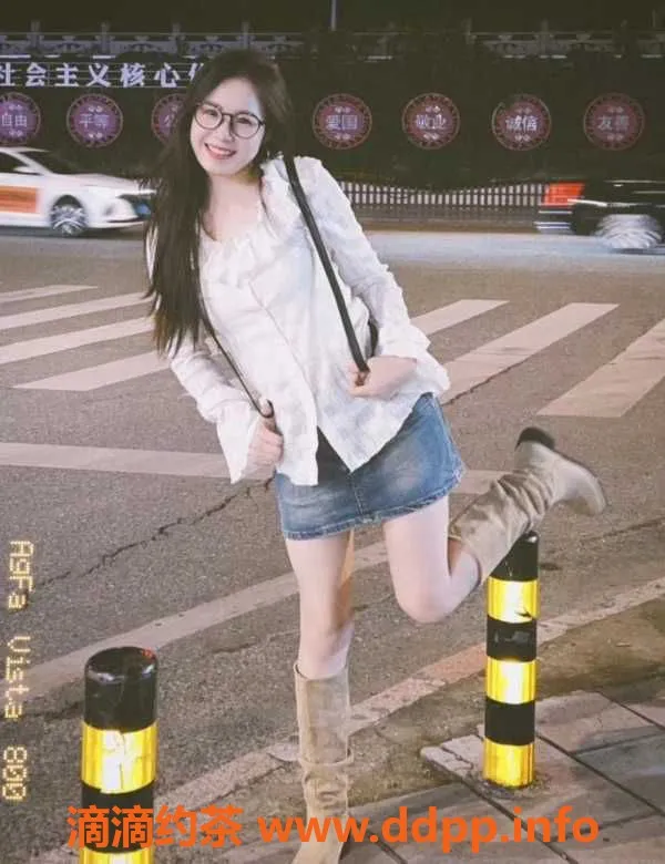 广州楼凤-广州天河新新，23岁傲娇嬌娃，身高167，茶水6米