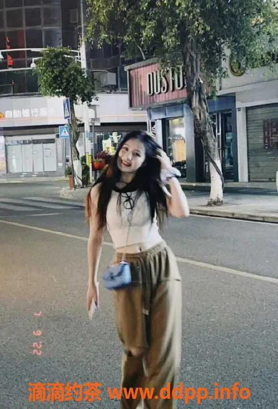 广州楼凤-广州天河新新，23岁傲娇嬌娃，身高167，茶水6米