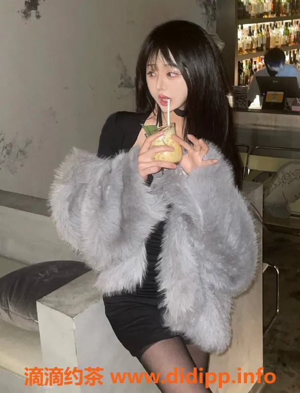 上海楼凤-静安月亮，162身高C杯，1000起价超划算