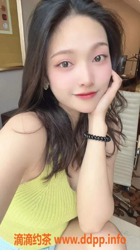 东莞楼凤-东莞嫩妹诗曼，黑丝制服诱惑，10分推荐