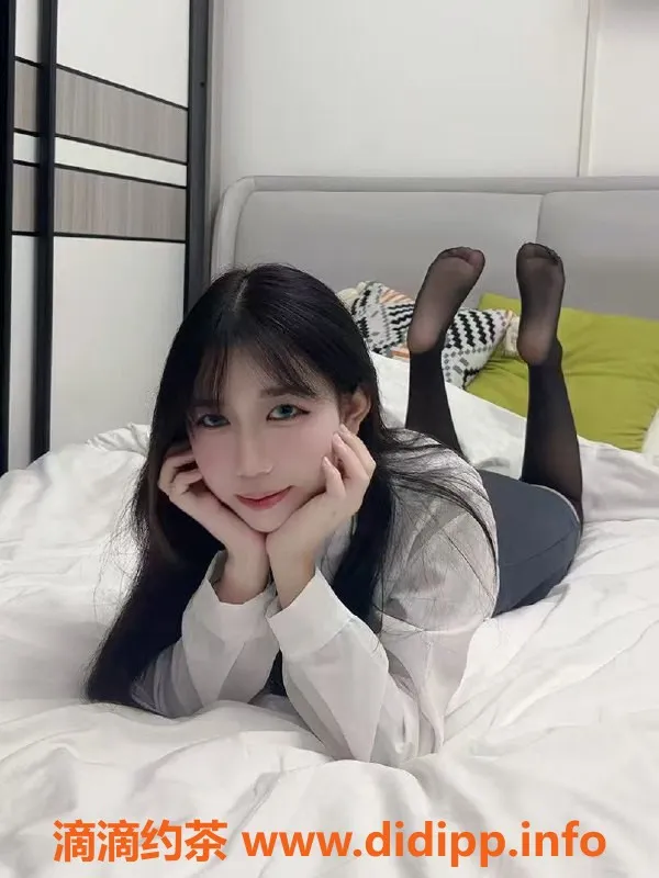 成都楼凤-成华区佳琪 18岁 162cm 80斤 女友感服务优质