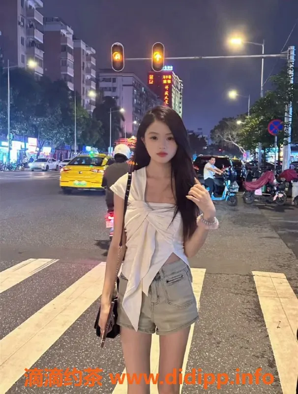 上海楼凤资源信息,闵行奶兔茜，34B嫩妹，42KG轻盈体验