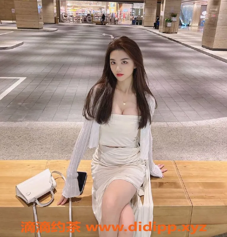 上海楼凤-浦东小呆，168身高，49体重，1400起价