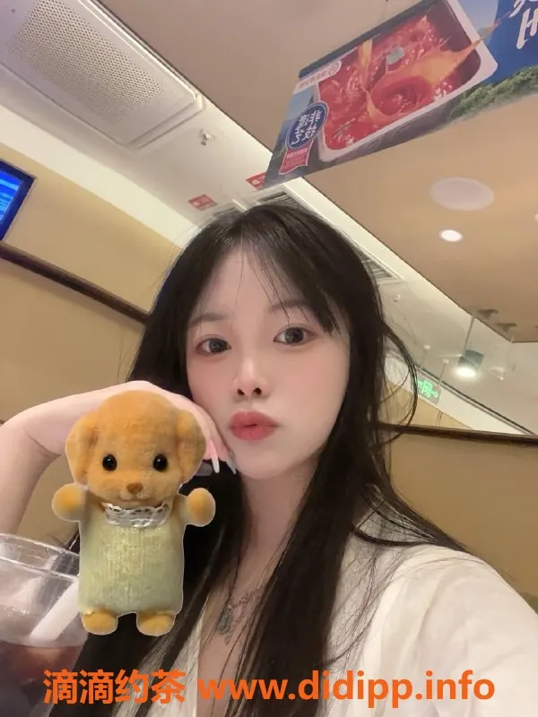 长沙楼凤资源信息,雨花区嫩妹丽丽，19岁163cm，49kg，舌吻服务