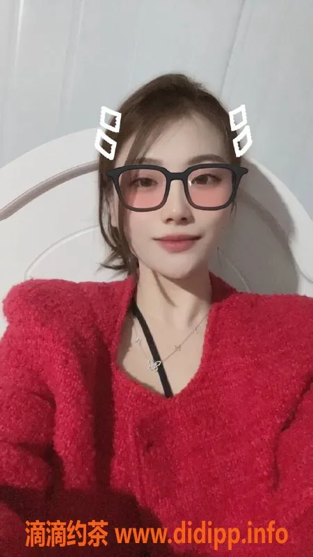 深圳楼凤-龙岗小鹿，800元服务，享受诱惑之夜