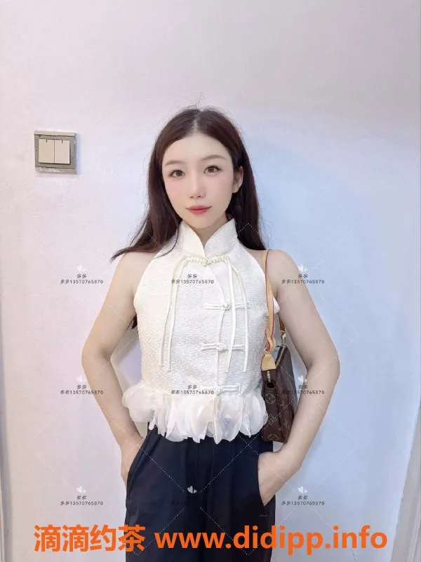 深圳楼凤-南山多多，700元一小时，超值享受等你来体验！