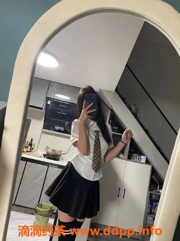 深圳楼凤资源信息,深圳宝安霞霞，18岁165b，1200元服务