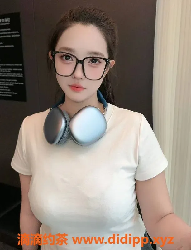 上海楼凤-徐汇 美女沫沫 170cm C罩杯 1300起