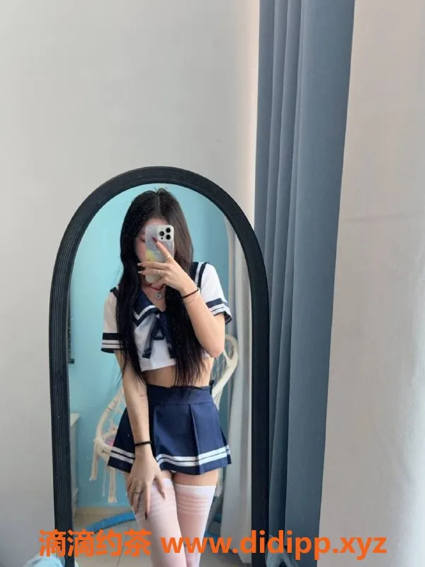 深圳楼凤-龙岗小唯唯，性价比超高的选择！