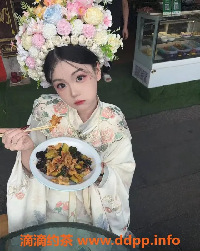 深圳楼凤-龙岗小唯唯，性价比超高的选择！