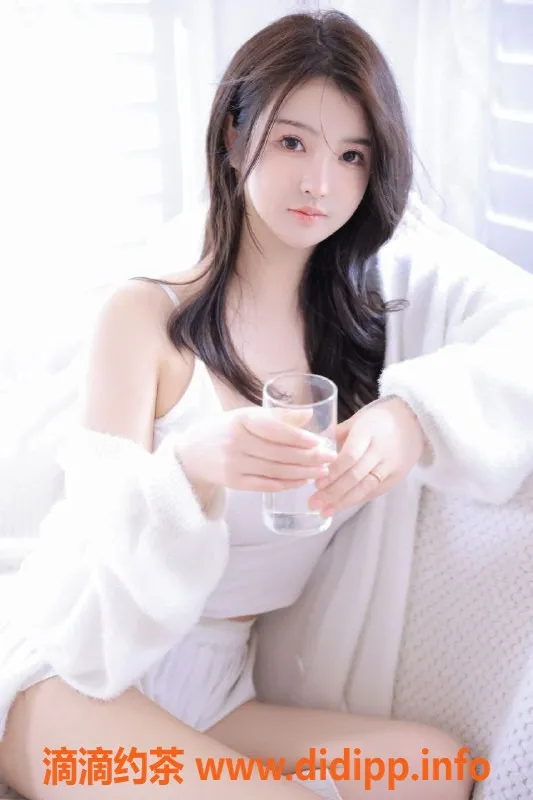 杭州楼凤-杭州美羊羊，22岁163cm大D萝莉陪浴服务