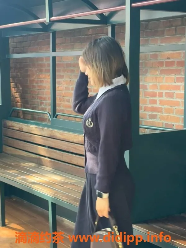 深圳楼凤-宝安露露，私密服务788起，超值体验来袭！