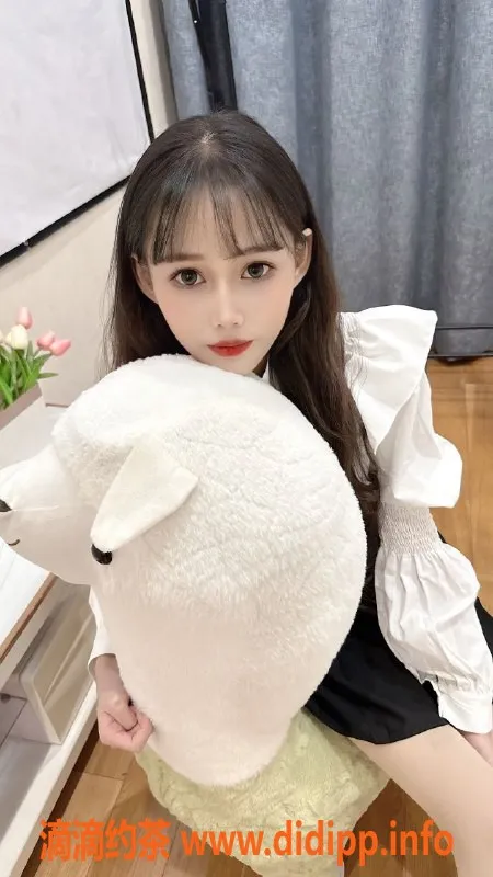 杭州上门服务-拱墅璐璐，颜值超高的嫩妹，包时包夜任选