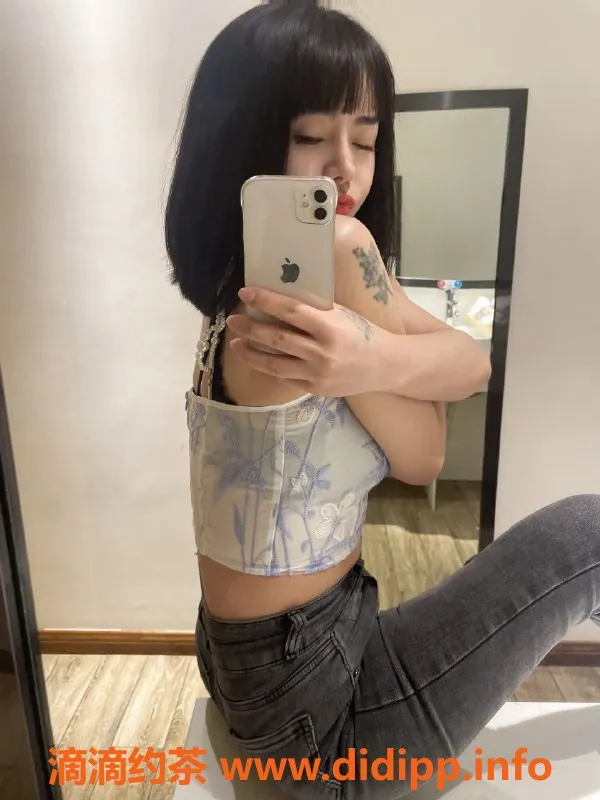 北京楼凤-彩虹丰台陪浴女郎，舌吻胸推超爽！