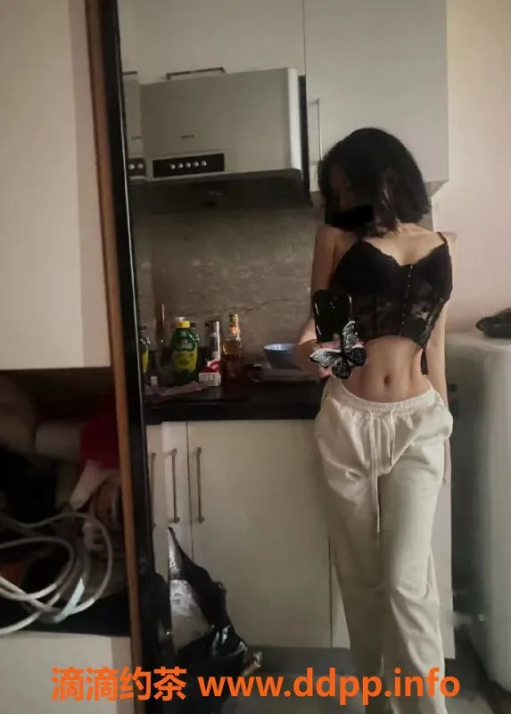 深圳楼凤-罗湖丹丹老师，蛇吻69，价格千元以上