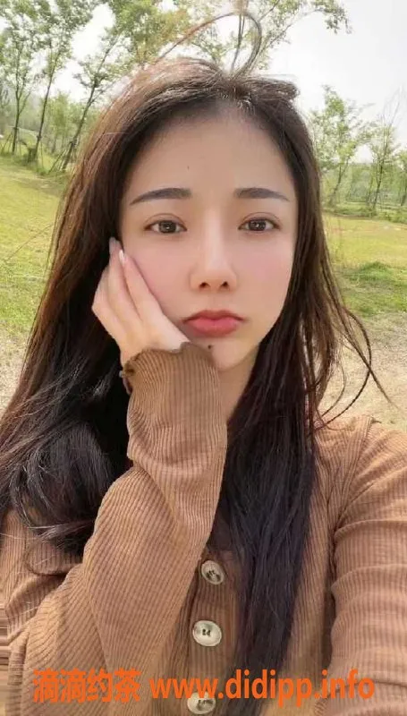 广州楼凤-广州荔湾邻家小姐姐瑶，25岁168cm，46kg，34C