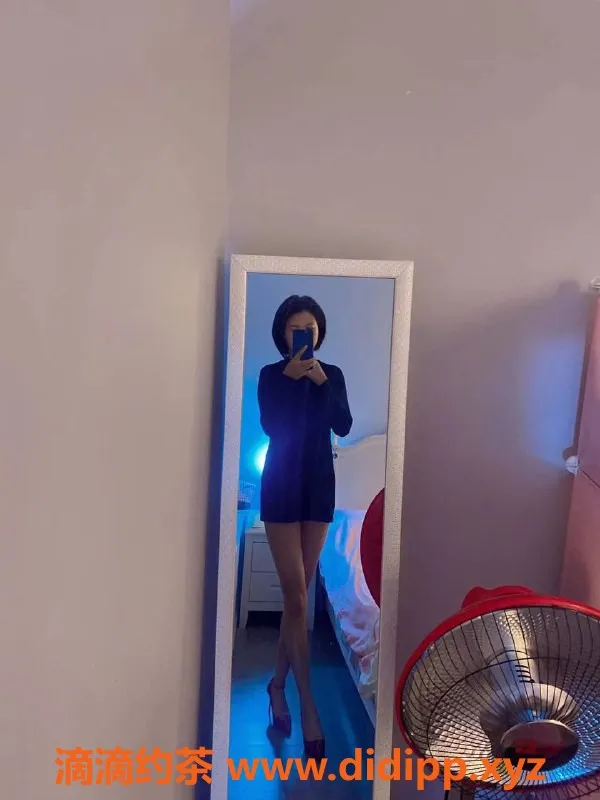 成都楼凤-高新区小水少妇车，活动价5p 8pp！