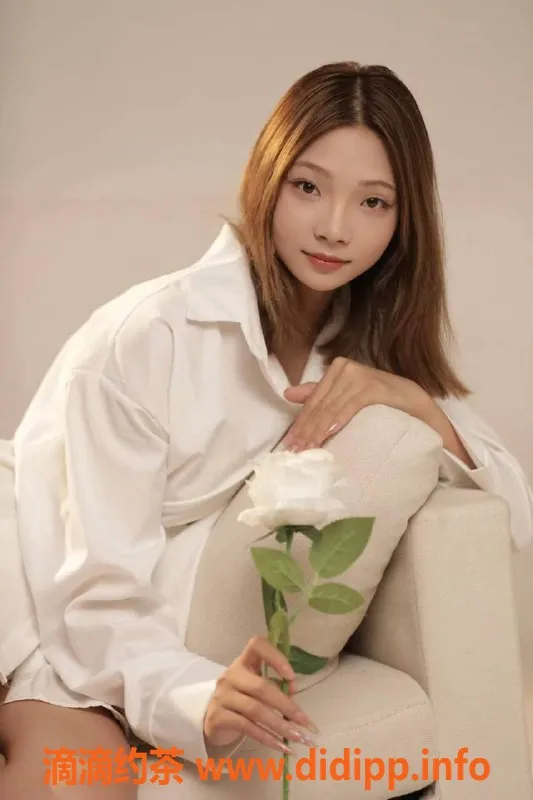 深圳楼凤资源信息,罗湖小凡，课费1288，刚破处小姐