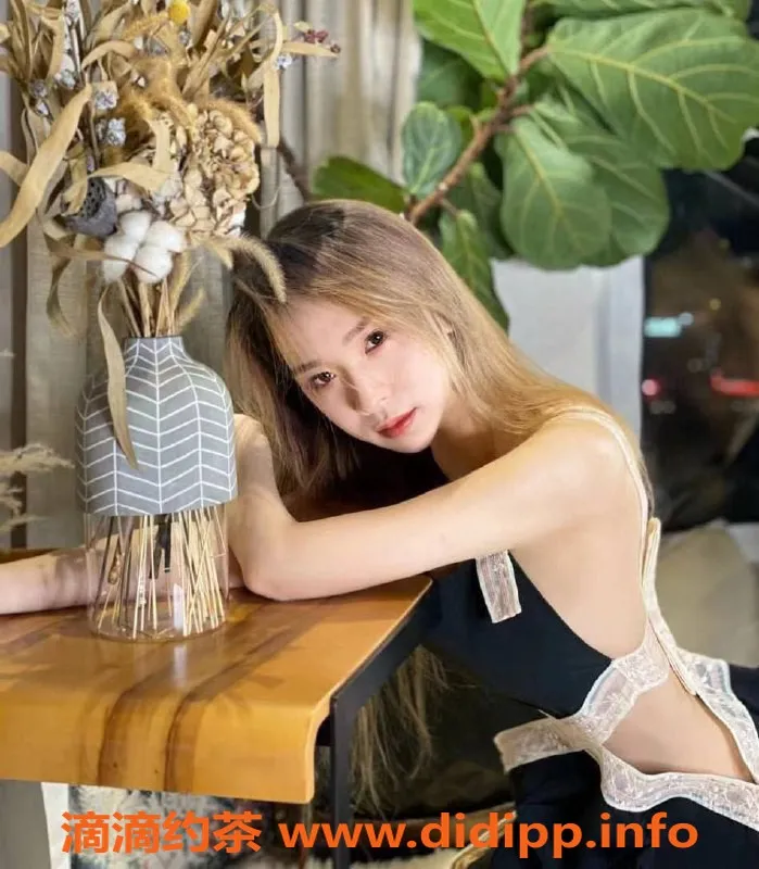 上海楼凤-普陀小颜福利拍卖，原价1000P现800P！