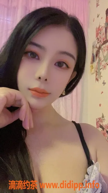 北京楼凤-朝阳少妇衣衣，168cm 95斤 36D 1000元起