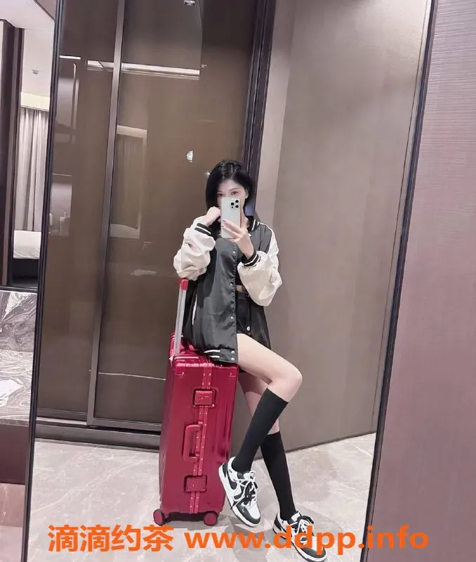 深圳楼凤-龙华嫩妹微微，千元可上门服务，舌吻诱惑