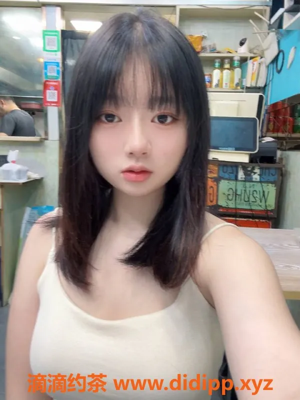 杭州楼凤-西湖嫩妹黎启萌，巨乳丰满服务体验