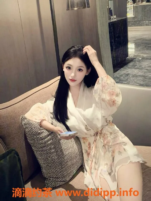 杭州上门服务-上城主播兼职玫瑰🌹，21岁D胸，亲密服务等你体验！