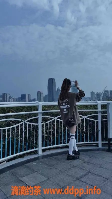 广州楼凤-广州黄埔可儿，21岁162cm，茶水超值服务